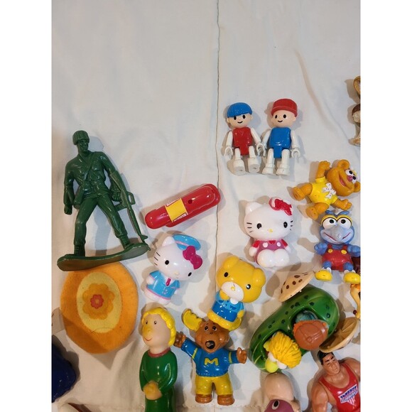 Assorted Toy Lot - Picture 3 of 7